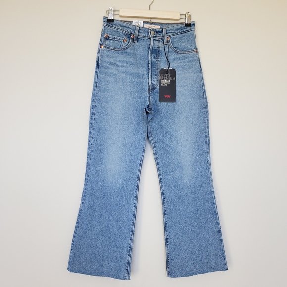 Levi's Ribcage Extra High Rise Flare Cropped Jeans - Picture 7 of 7